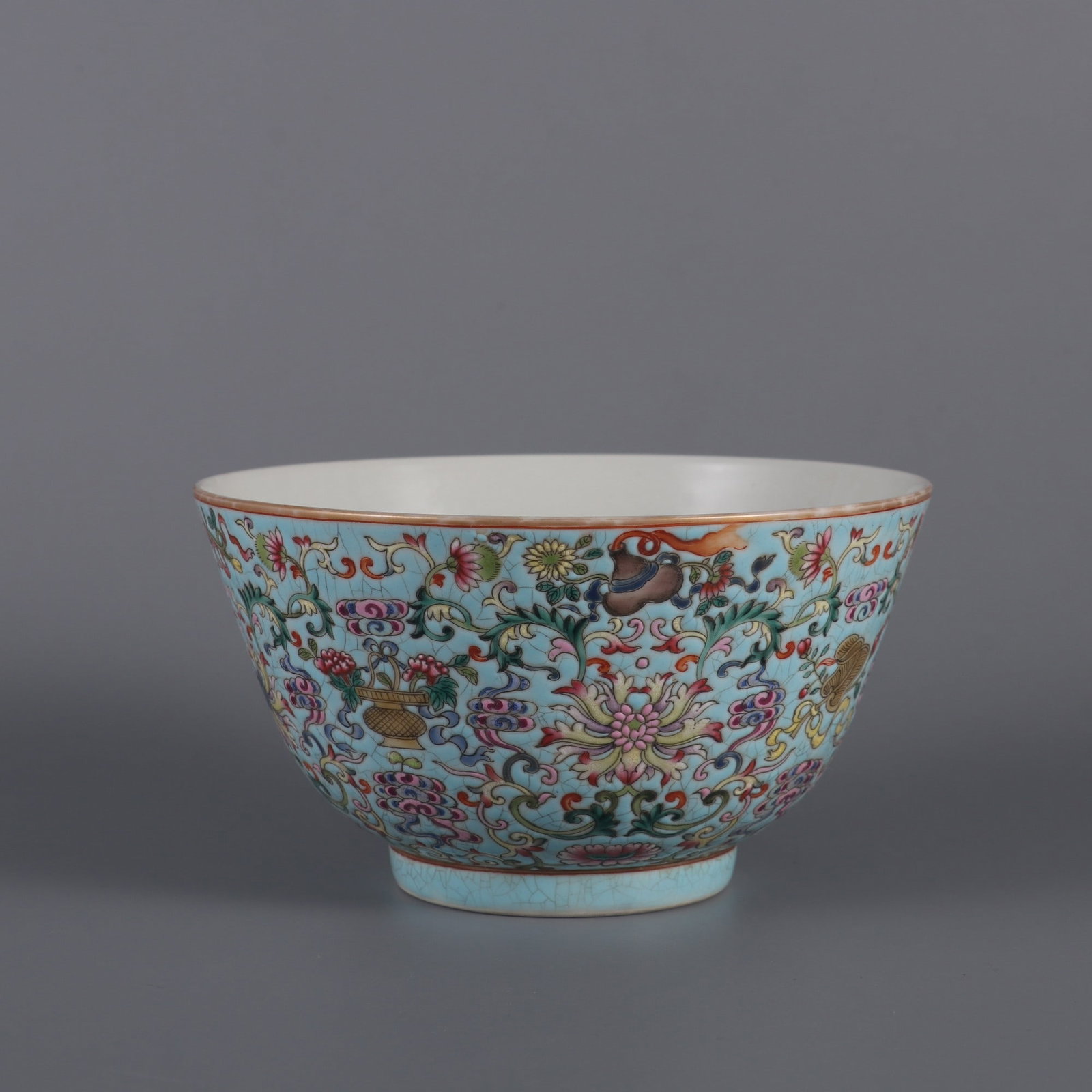 A Exquisite Turquoise Green Ground Famille-Rose Lotus Pattern Bowl: A Exquisite Turquoise Green Ground Famille-Rose Lotus Pattern Bowl,Qing Dynasty, China,Yongzheng Four-character Mark,Size:2.8inx5in 松石绿地粉彩缠枝!