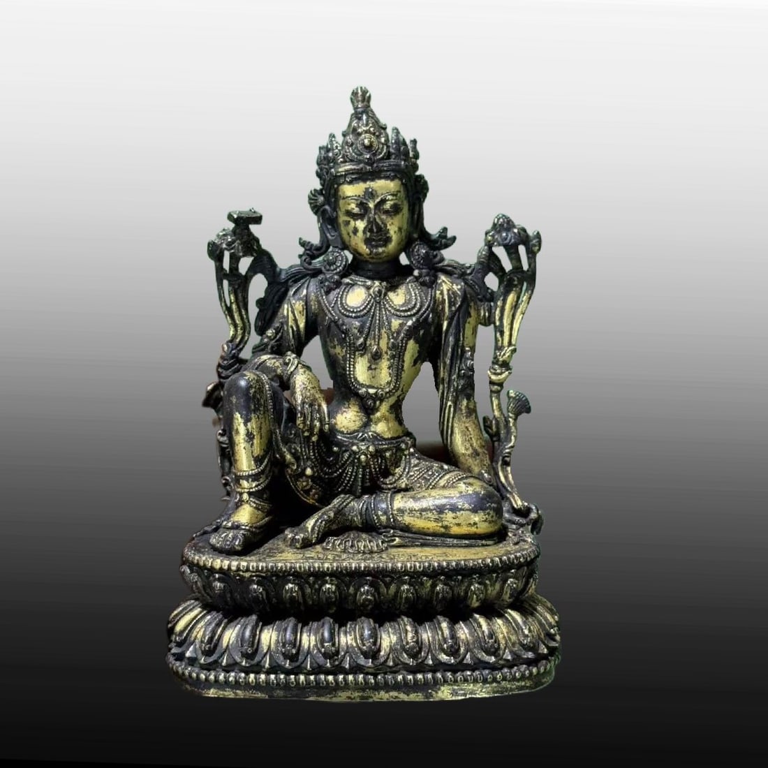 A Exquisite Gilt Bronze Statue of Avalokitesvara Ornament (1 of 7)