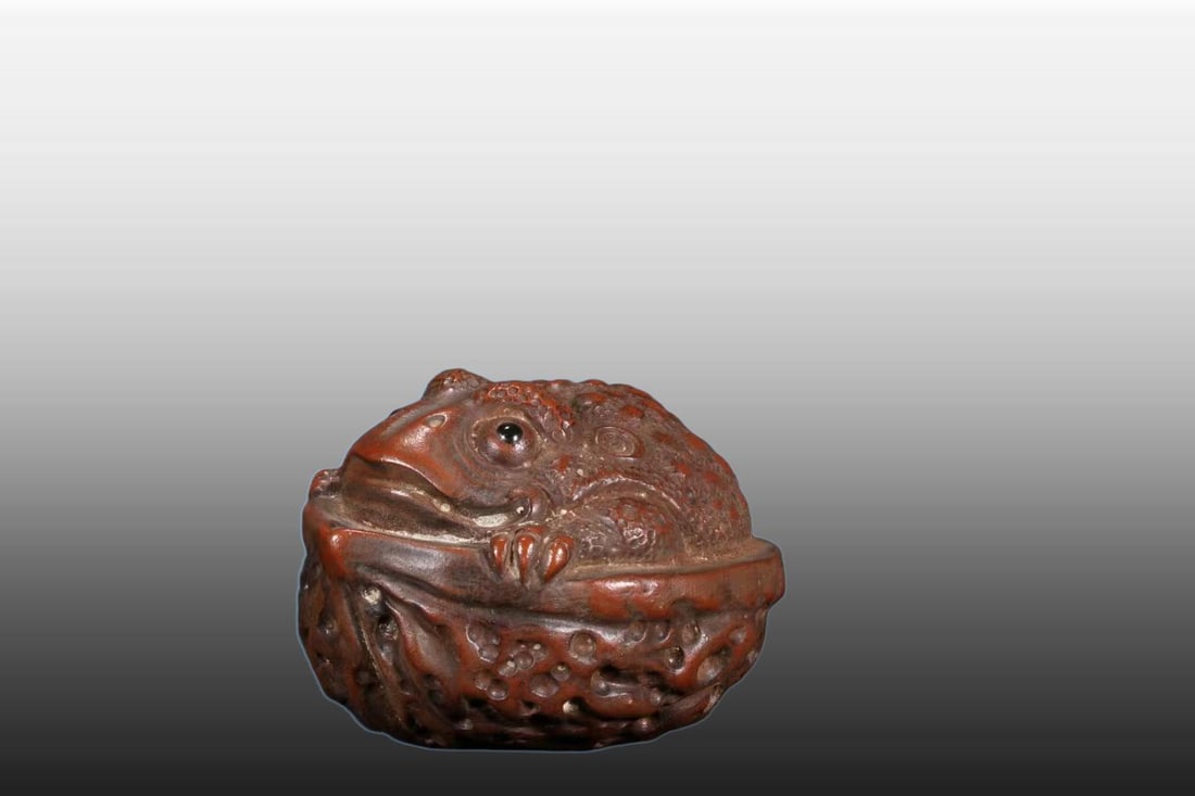 A Exquisite Walnut Golden Toad Tea Pet - 2