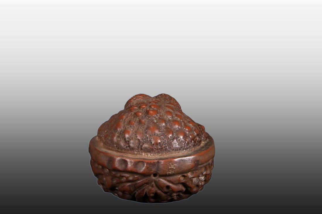 A Exquisite Walnut Golden Toad Tea Pet - 6