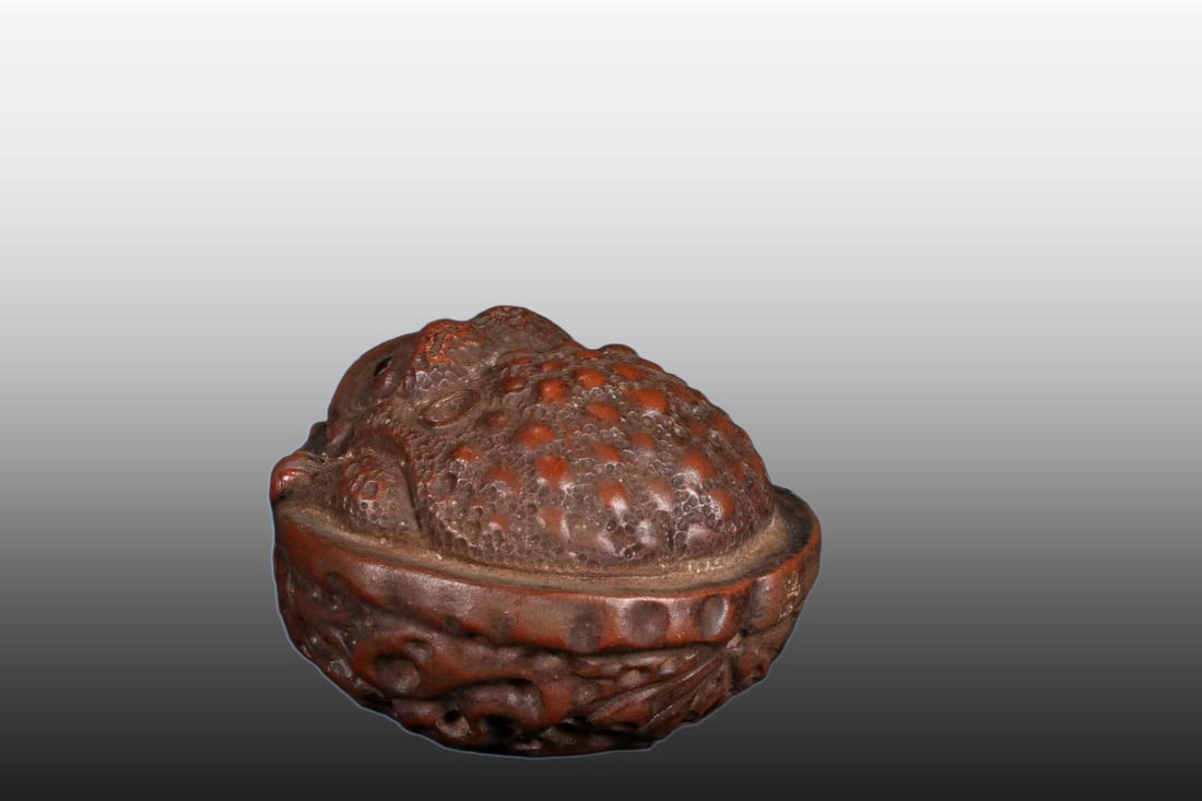 A Exquisite Walnut Golden Toad Tea Pet - 7