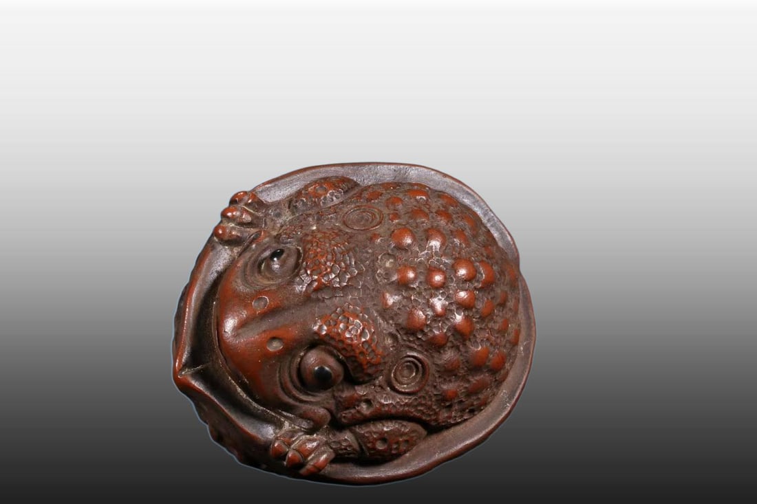 A Exquisite Walnut Golden Toad Tea Pet - 8