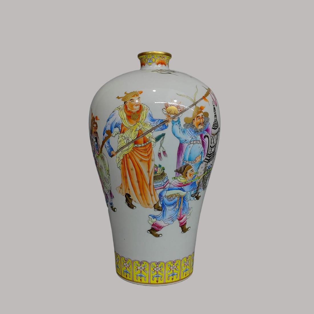 A Exquisite Famille-Rose Figures Pattern Vase: A Exquisite Famille-Rose Figures Pattern Vase,Qing Dynasty, China,Yongzheng Six-character Mark,Size:13.4inx2inx6.9in