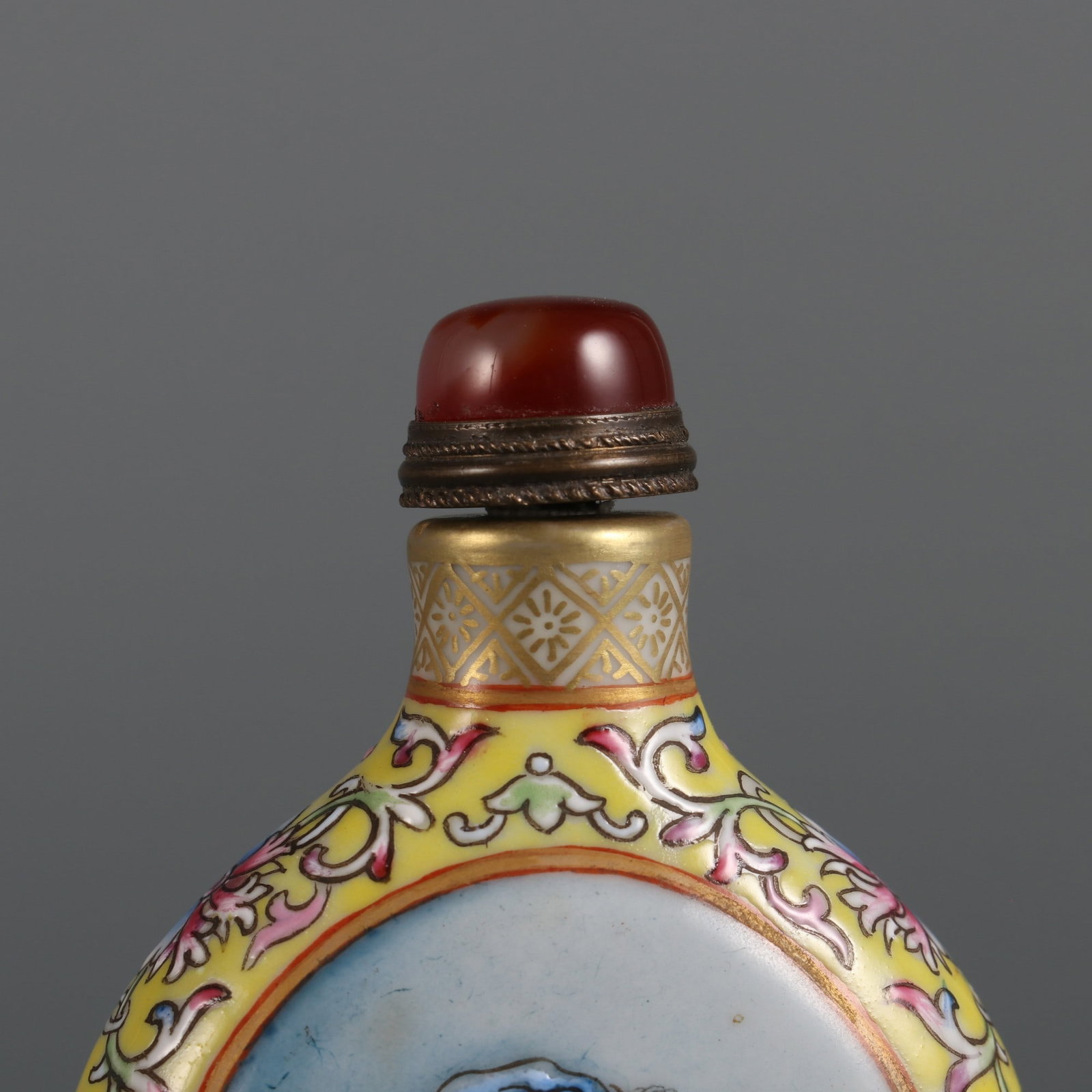 A Exquisite Enamel Figures Pattern Snuff Bottle - 2