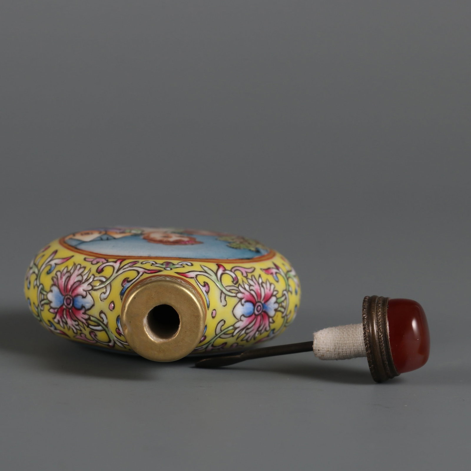 A Exquisite Enamel Figures Pattern Snuff Bottle - 7