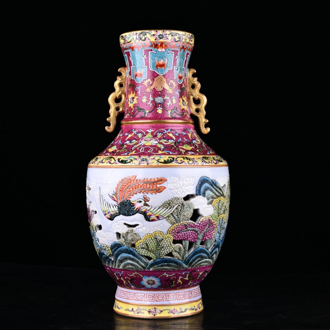 A Exquisite Enamel Phoenix Pattern Double-Ears Vase: A Exquisite Enamel Phoenix Pattern Double-Ears Vase,Qing Dynasty, China,Qianlong Four-character Mark,Size:17.5inx9.3in