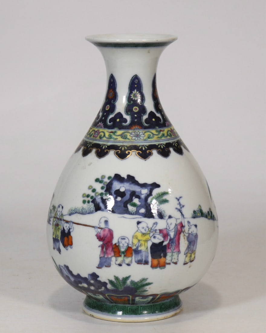 A Exquisite Doucai Figures Pattern Vase - 3