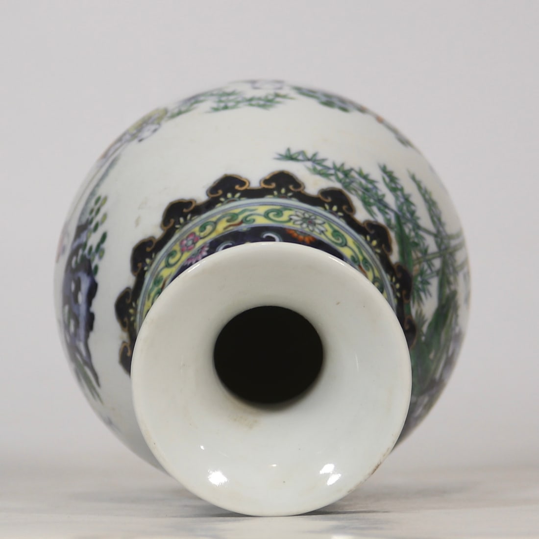 A Exquisite Doucai Figures Pattern Vase - 5