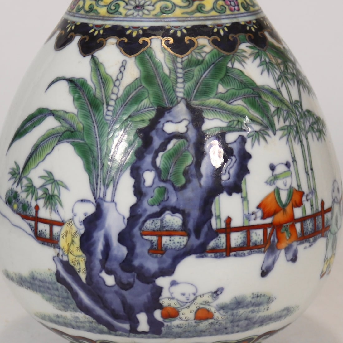 A Exquisite Doucai Figures Pattern Vase - 8