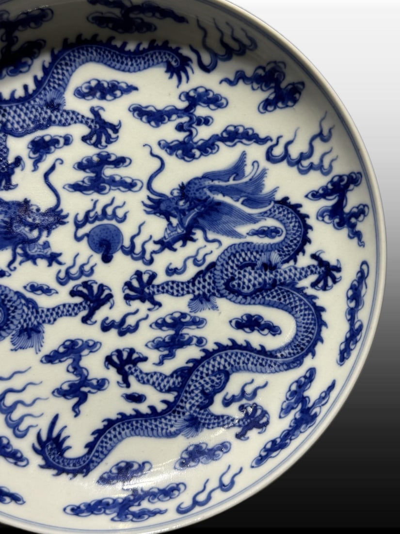 A Exquisite Blue and White Dragon Pattern Plate - 3
