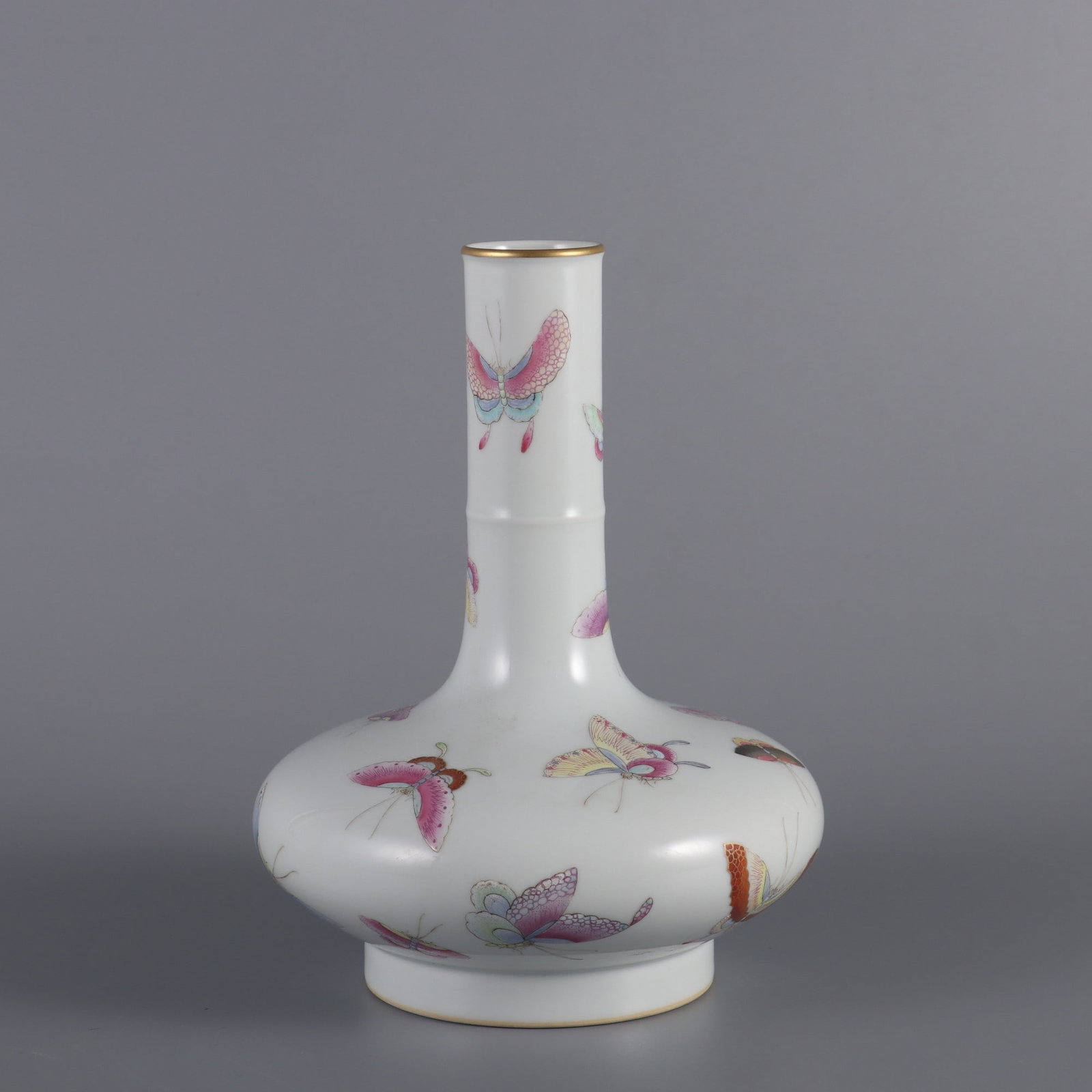 A Exquisite Famille-Rose Butterfly Pattern Vase: A Exquisite Famille-Rose Butterfly Pattern Vase,Qing Dynasty, China,Qianlong Six-character Mark,Size:7.6inx5.5inx1.4in