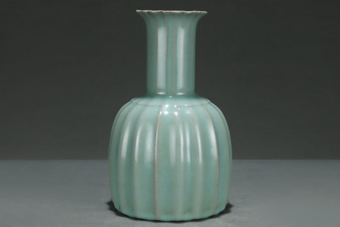 A Exquisite Ru yao Melon-Ribbed Vase - 3
