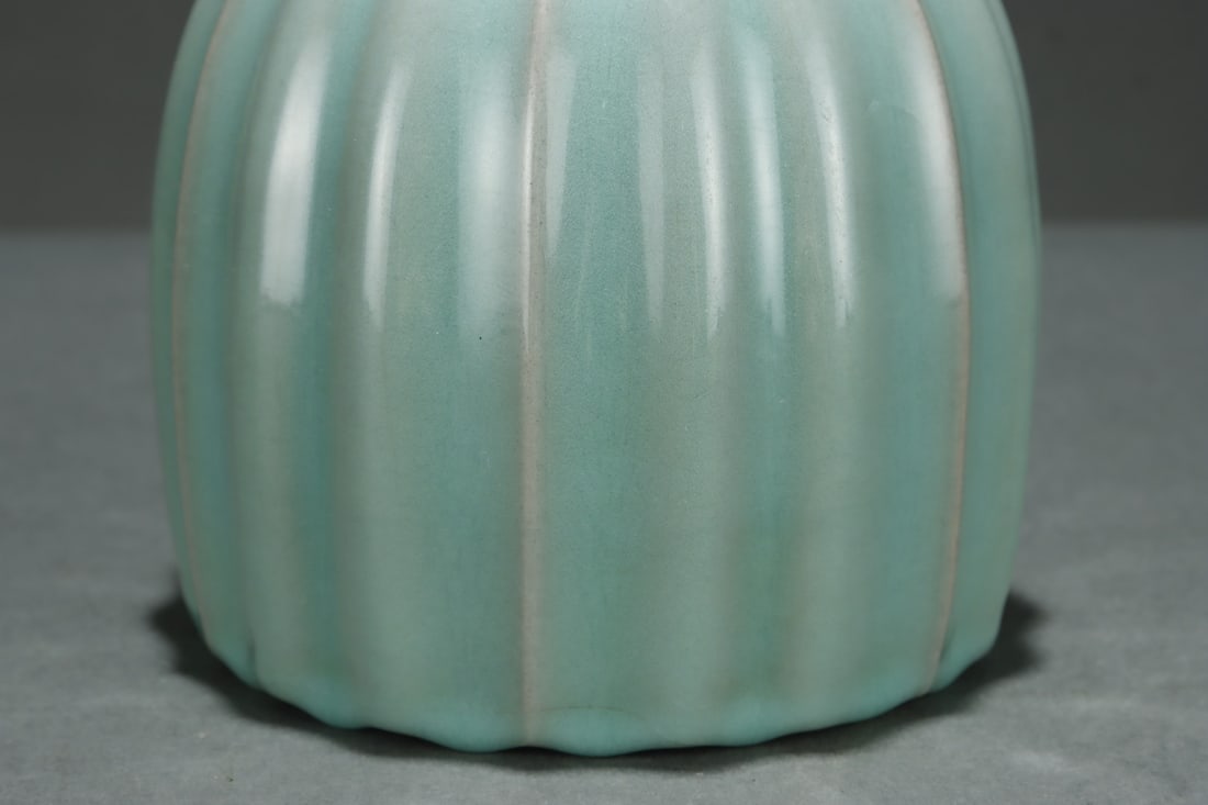 A Exquisite Ru yao Melon-Ribbed Vase - 6