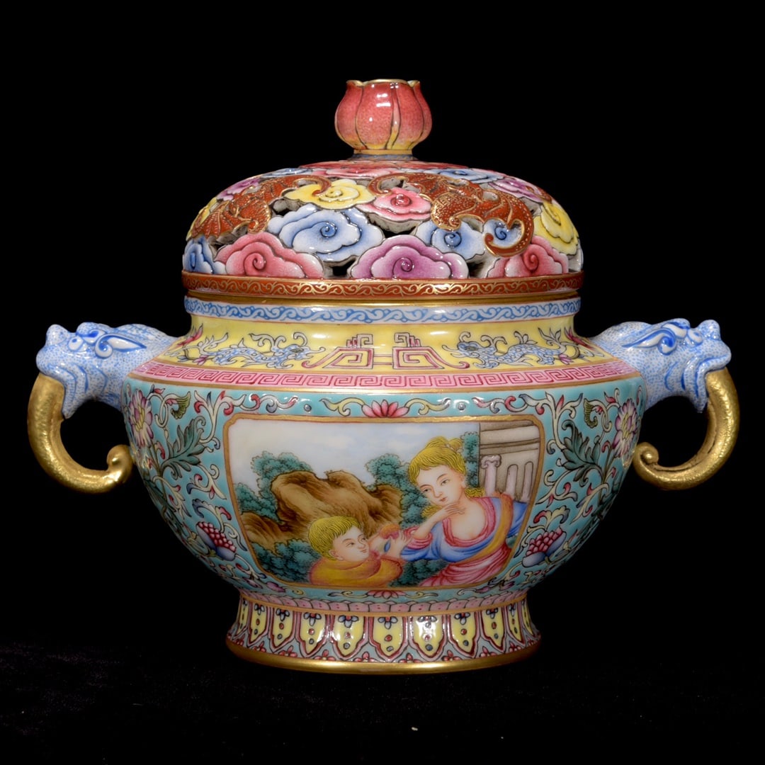 A Exquisite Famille-Rose Character and Story Pattern Double-Ears Censer: A Exquisite Famille-Rose Character and Story Pattern Double-Ears Censer,Qing Dynasty, China,Qianlong Four-character Mark,Size:4.7inx5.9in ??????????,????,?????