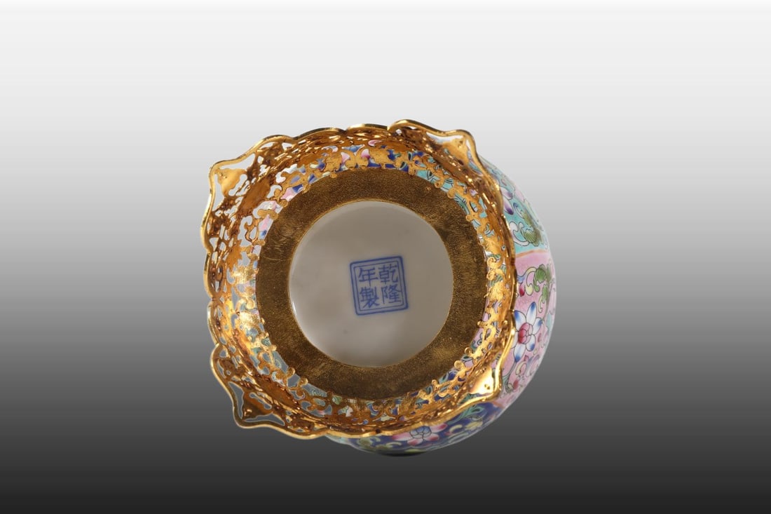 A Exquisite Enamel Elephant-Ears Flower Pattern Vase - 10