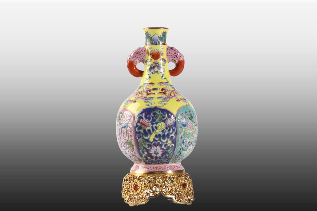 A Exquisite Enamel Elephant-Ears Flower Pattern Vase - 3