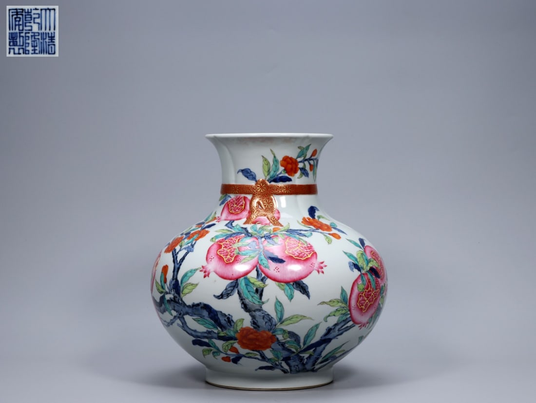A Exquisite Blue and White Doucai Pomegranate Pattern Vase: A Exquisite Blue and White Doucai Pomegranate Pattern Vase,Qing Dynasty, China,Qianlong Six-character Mark,Size:11inx10.6inx5.8in ,Weight:4740g 青花斗彩石榴纹
