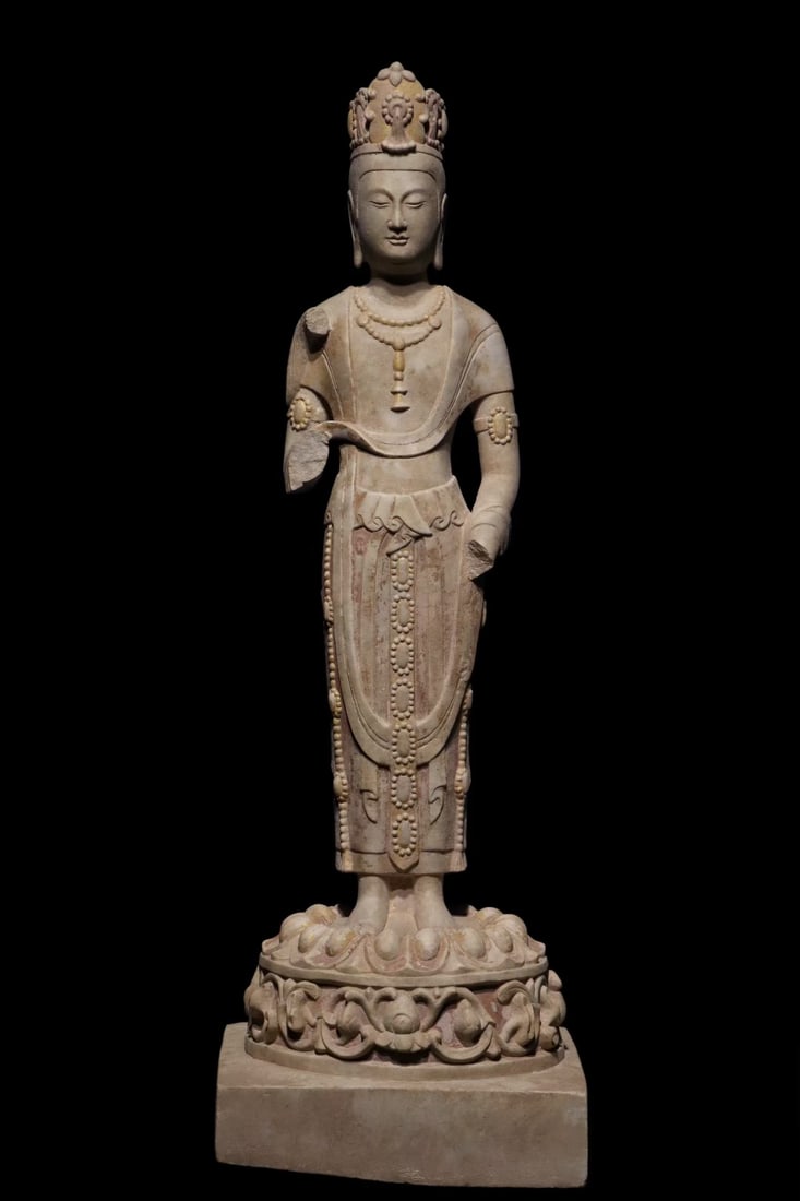 An Exquisite Limestone Painted Color Statue of Bodhisattva: An Exquisite Limestone Painted Color Statue of Bodhisattva The Northern Dynasties of China Size:21.7in青石彩绘菩萨像 中国北朝Size:55cm