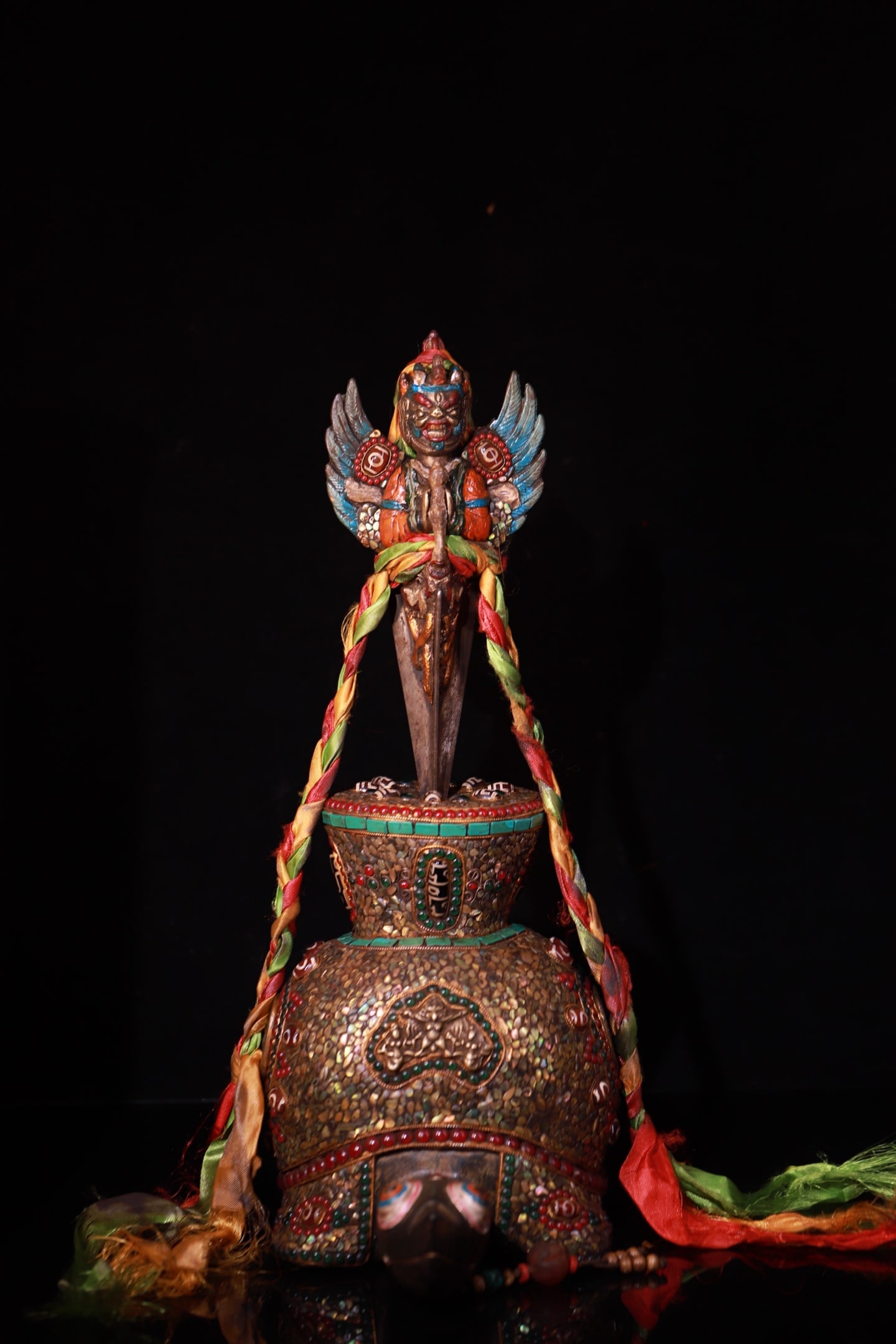 A Huge Meteorite Inlaid Dzi Bead with Gems Vajry Pestle Turtle Ornament: A Huge Meteorite Inlaid Dzi Bead with Gems Vajry Pestle Turtle Ornament,Qing