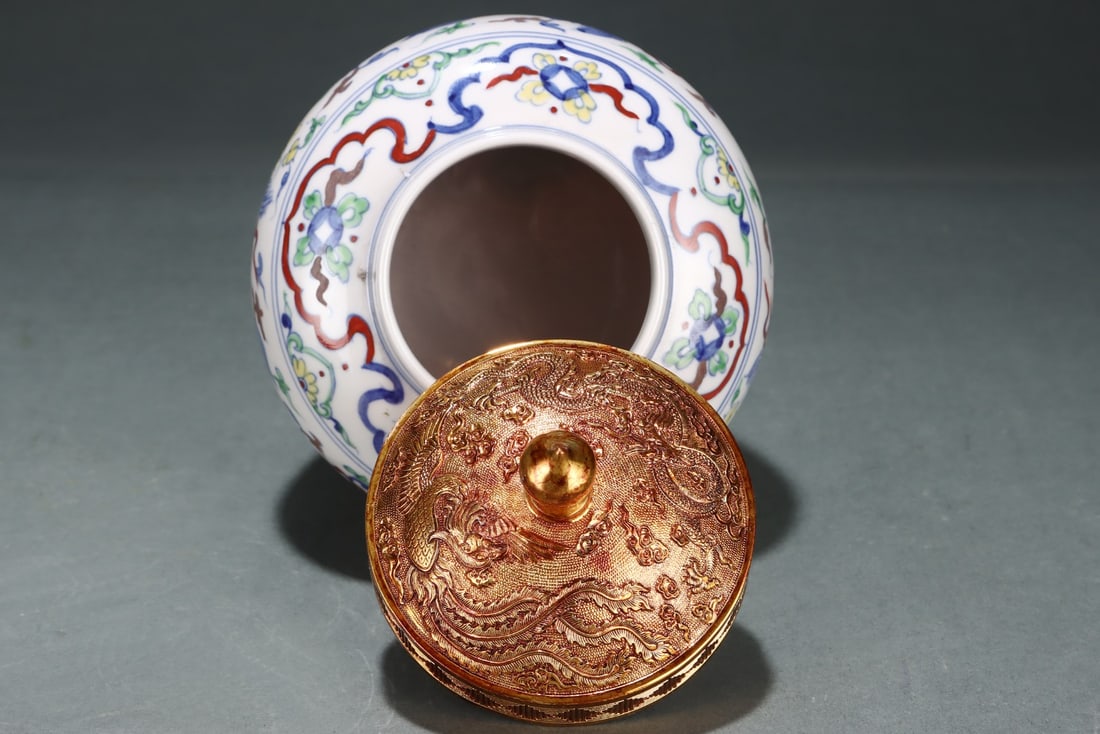 An Exquisite Doucai Lotus Pattern Kylin Pattern Jar - 7