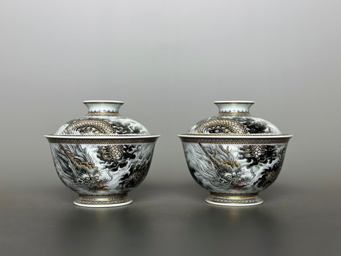 A Pair of Exquisite Ink Color Painted Gold Dragon Pattern Cover Bowls,With Poem: A Pair of Exquisite Ink Color Painted Gold Dragon Pattern Cover Bowls,With Poem,Qing Dynasty,China,Qianlong Four-character Mark,Size:3.7inx3.3inx1.9in一对墨彩描金&#
