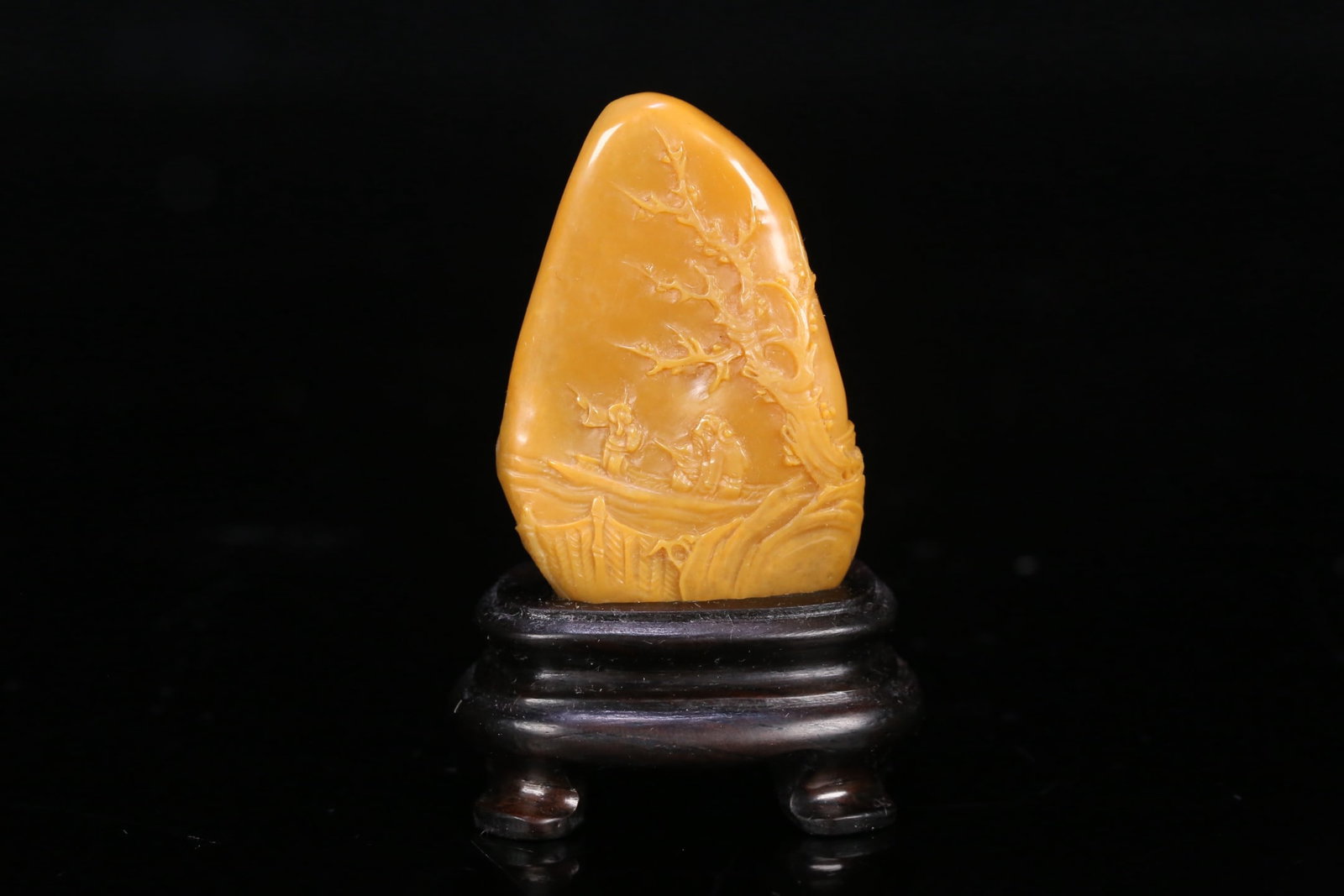 An Exquisite Tianhuang Stone Character and Story Pattern Ornament: An Exquisite Tianhuang Stone Character and Story Pattern Ornament,Qing Dynasty, ChinaSize:2.3inx1.5inx1.1in,Weight:37.9g田黄石人物故事纹摆件