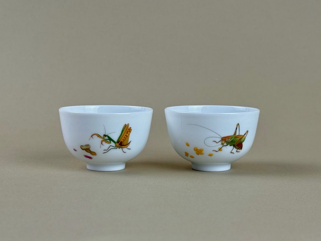 A Pair of Exquisite Enamel Insect Pattern Cups,With Poem (1 of 10)