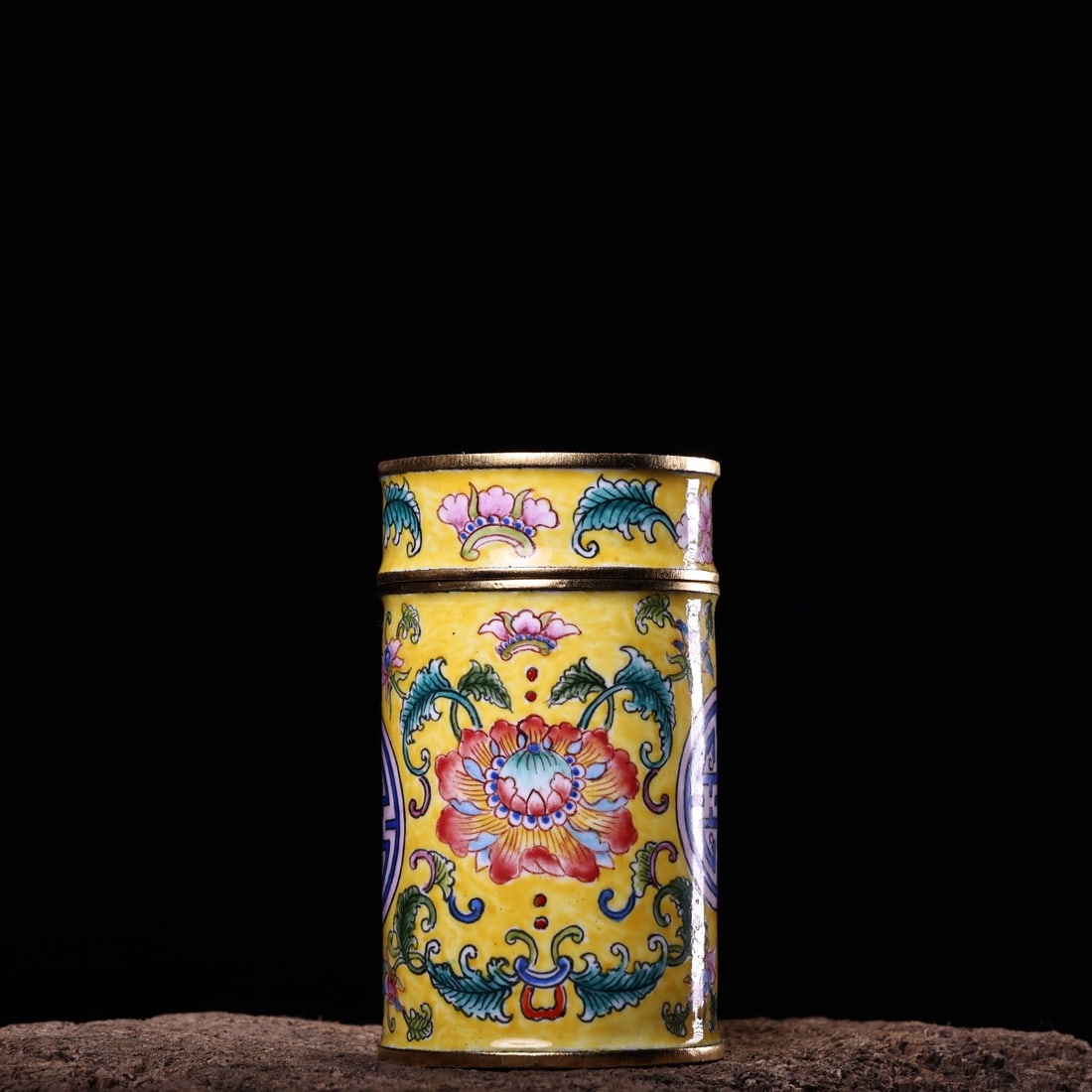 An Exquisite Yellow Ground Painted Enamel Lotus Pattern Hoothpick Box: An Exquisite Yellow Ground Painted Enamel Lotus Pattern Hoothpick Box,Qing Dynasty, China,Qianlong Four-character Mark,Size:3inx1.6in,Weight:220g黄地画珐琅缠枝