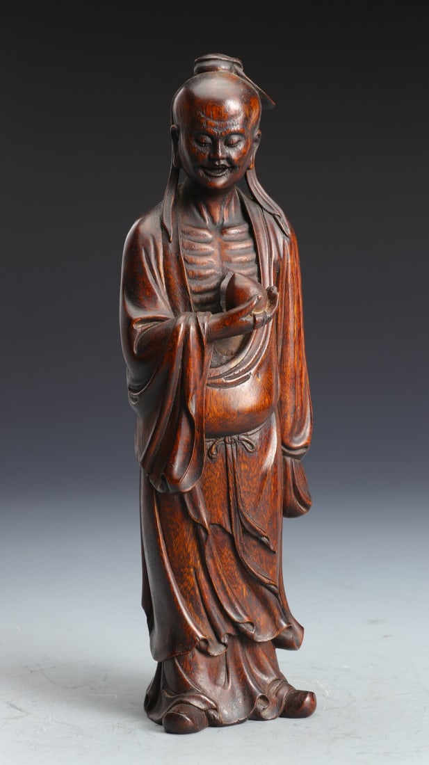 A Rare Eaglewood Figure Ornament (1 of 9)