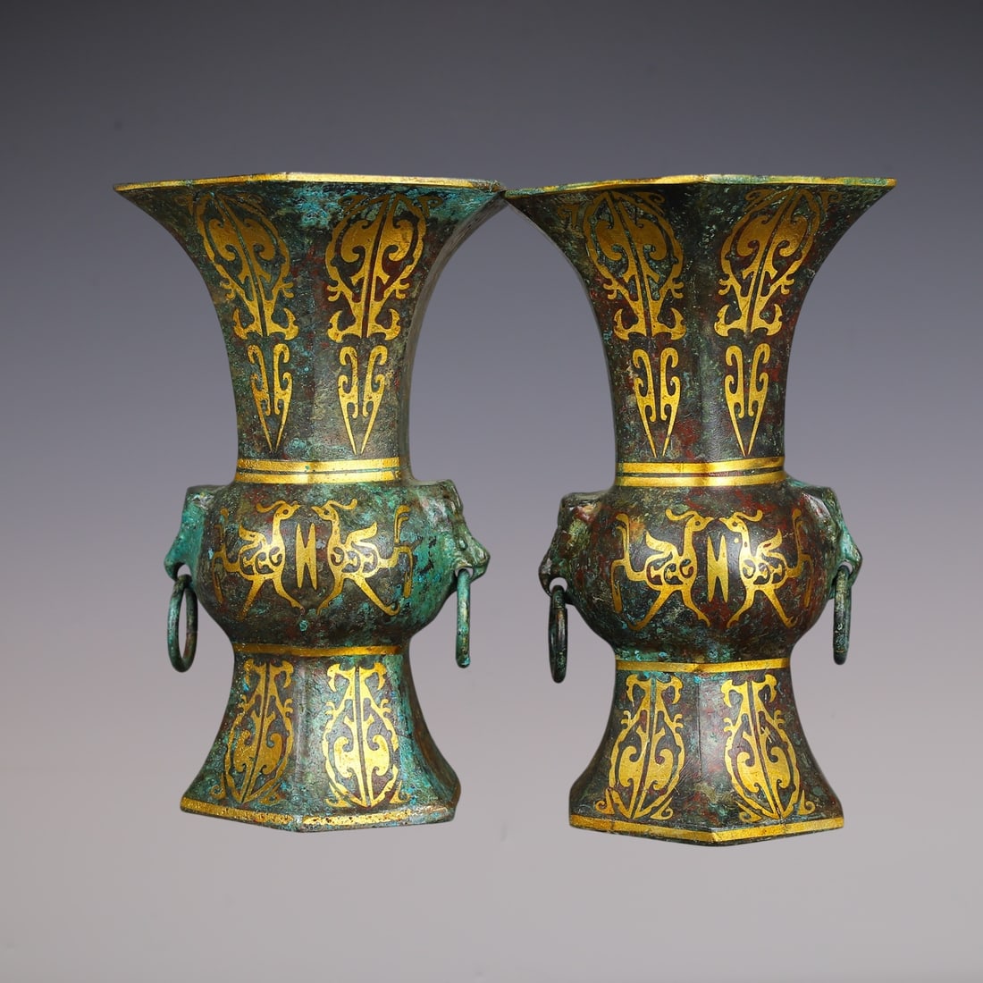 A Pair of Archaic Bronze Inlaid Gold Auspicious Beast Pattern Beast-Ears Vases,With Inscription: A Pair of Archaic Bronze Inlaid Gold Auspicious Beast Pattern Beast-Ears Vases,With Inscription,Han Dynasty,China,Size:3.9inx3.9inx6.5in,Total Weight:1260g一对青铜错ŵ