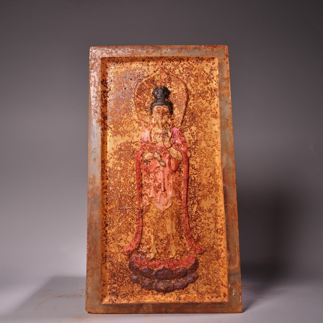 A Rare Crystal Buddha Pattern Tangka: A Rare Crystal Buddha Pattern Tangka,Qing Dynasty, China,Size:11.8inx7.9in,Weight:1800g水晶佛像纹唐卡,中国清代,Size:30cmx20cm,Weight:1