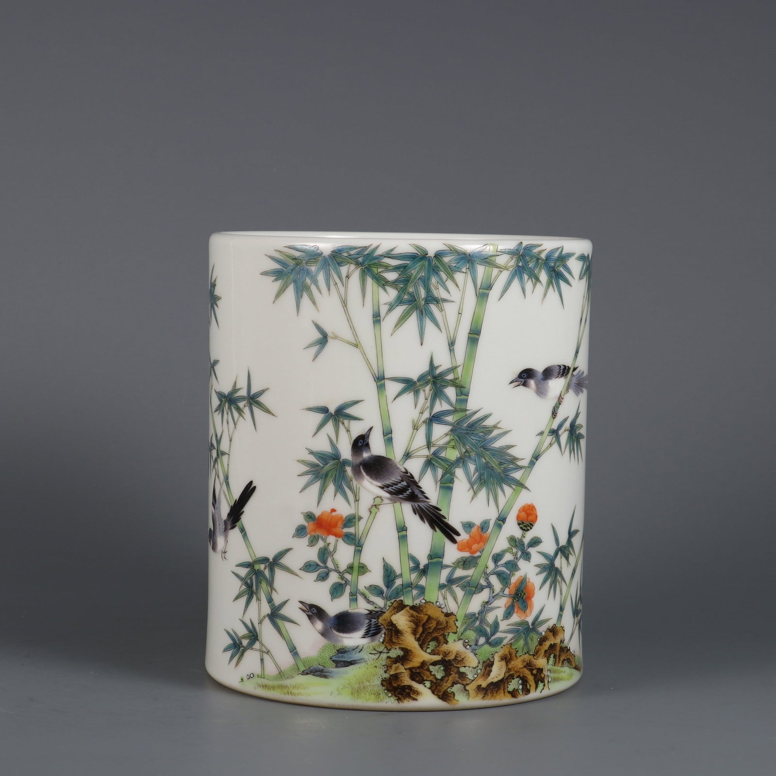 An Exquisite Enamel Flower and Bird Pattern Poem Brush Pot: An Exquisite Enamel Flower and Bird Pattern Poem Brush Pot Qing Dynasty, China Yongzheng Four-character MarkSize:6.1inx5.3in珐琅彩花鸟纹诗文笔