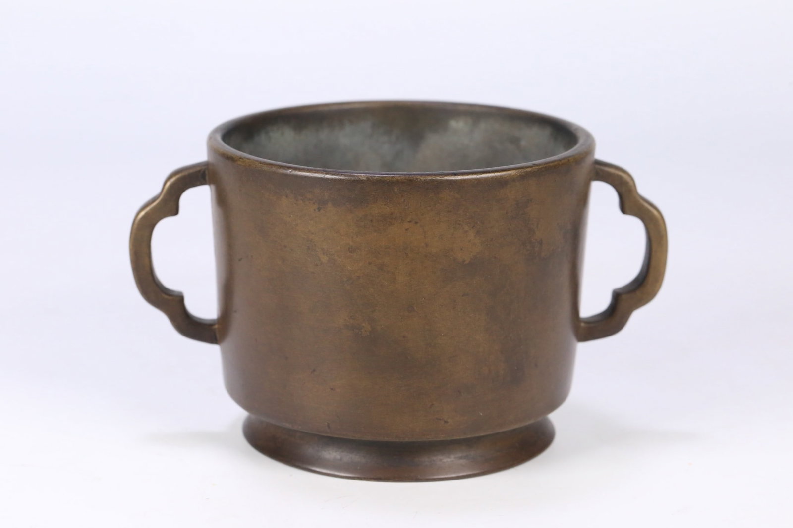 An Exquisite Bronze Double-Ears Censer: An Exquisite Bronze Double-Ears Censer,Ming Dynasty, China,Xuande Six-character MarkSize:5.6inx4inx3.1in,Weight:977.5g铜双耳香炉,中国明代,宣