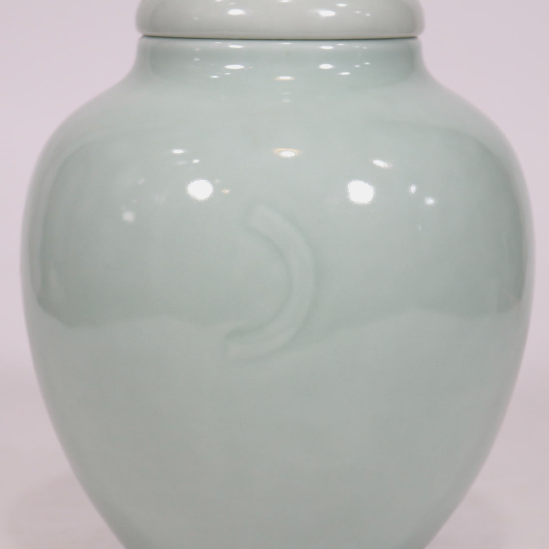An Exquisite Celadon Glazed Cover Jar - 4