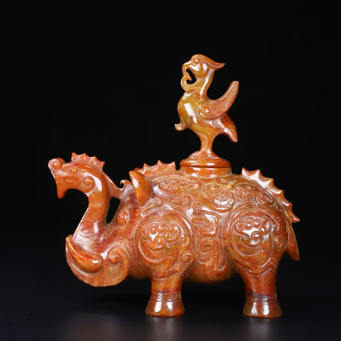 An Exquisite White Jade Chi-Dragon Pattern Elephant Ornament,With Phoenix Cover: An Exquisite White Jade Chi-Dragon Pattern Elephant Ornament,With Phoenix Cover,Qing Dynasty,China,Size:6.6inx6.7inx3.5in,Weight:1414g白玉螭龙纹大象摆&#