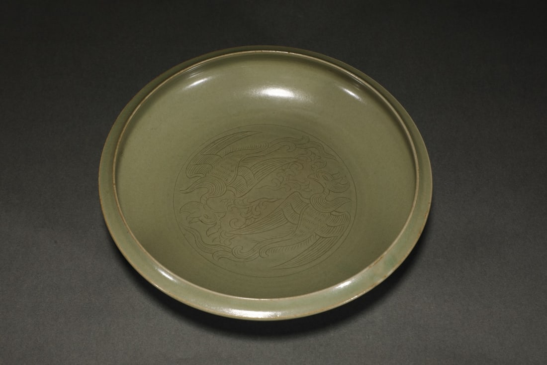 An Exquisite Yue yao Celadon Phoenix Pattern Brush Washer (1 of 9)