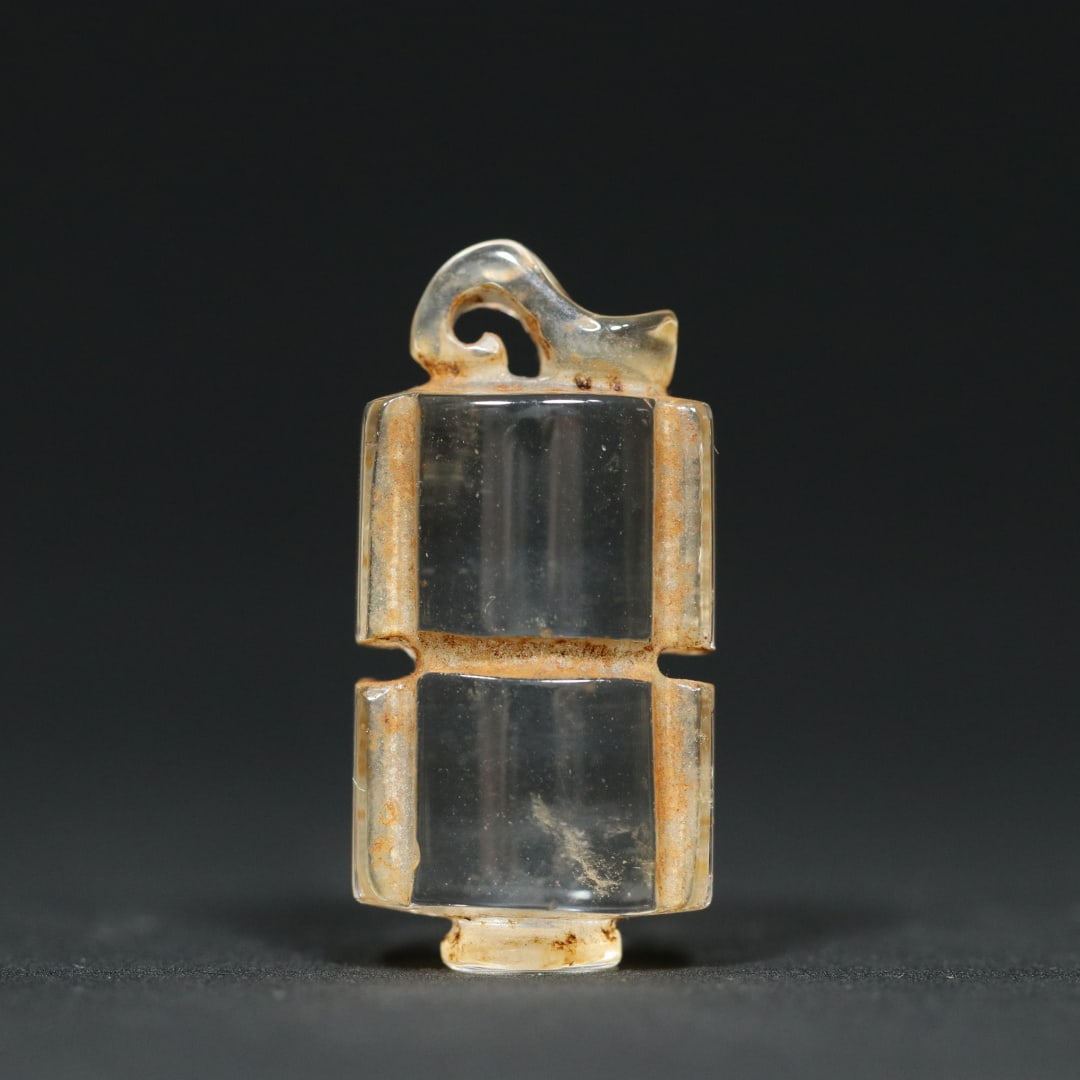 An Exquisite Crystal Pendant: An Exquisite Crystal Pendant,Han Dynasty,China,Size:1.4inx0.7inx0.6in,Weight:14.5g水晶挂件,中国汉代,Size:3.6cmx1.8cmx1.5cm,Weight:14.5g