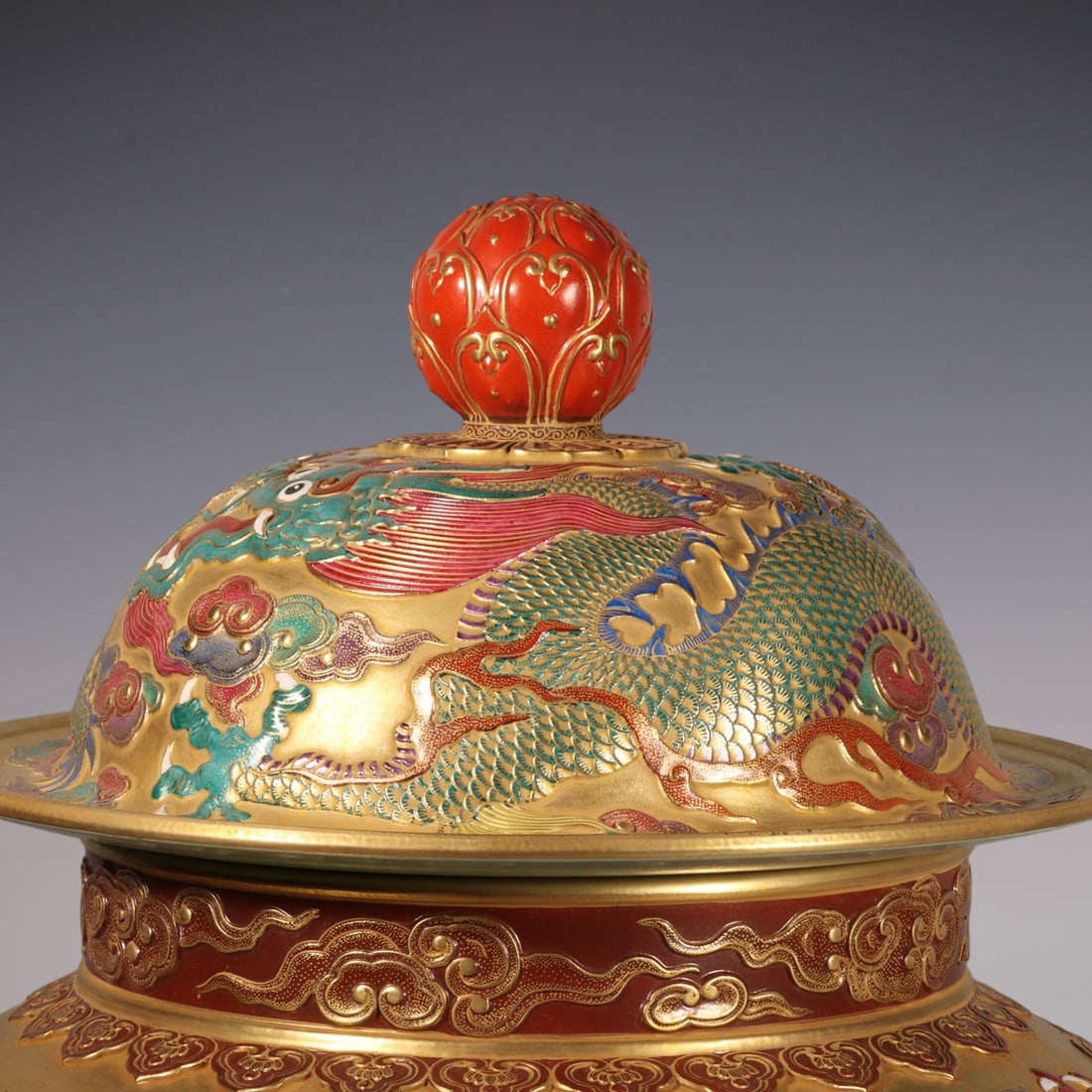 An Exquisite Enamel Dragon Pattern Jar - 2