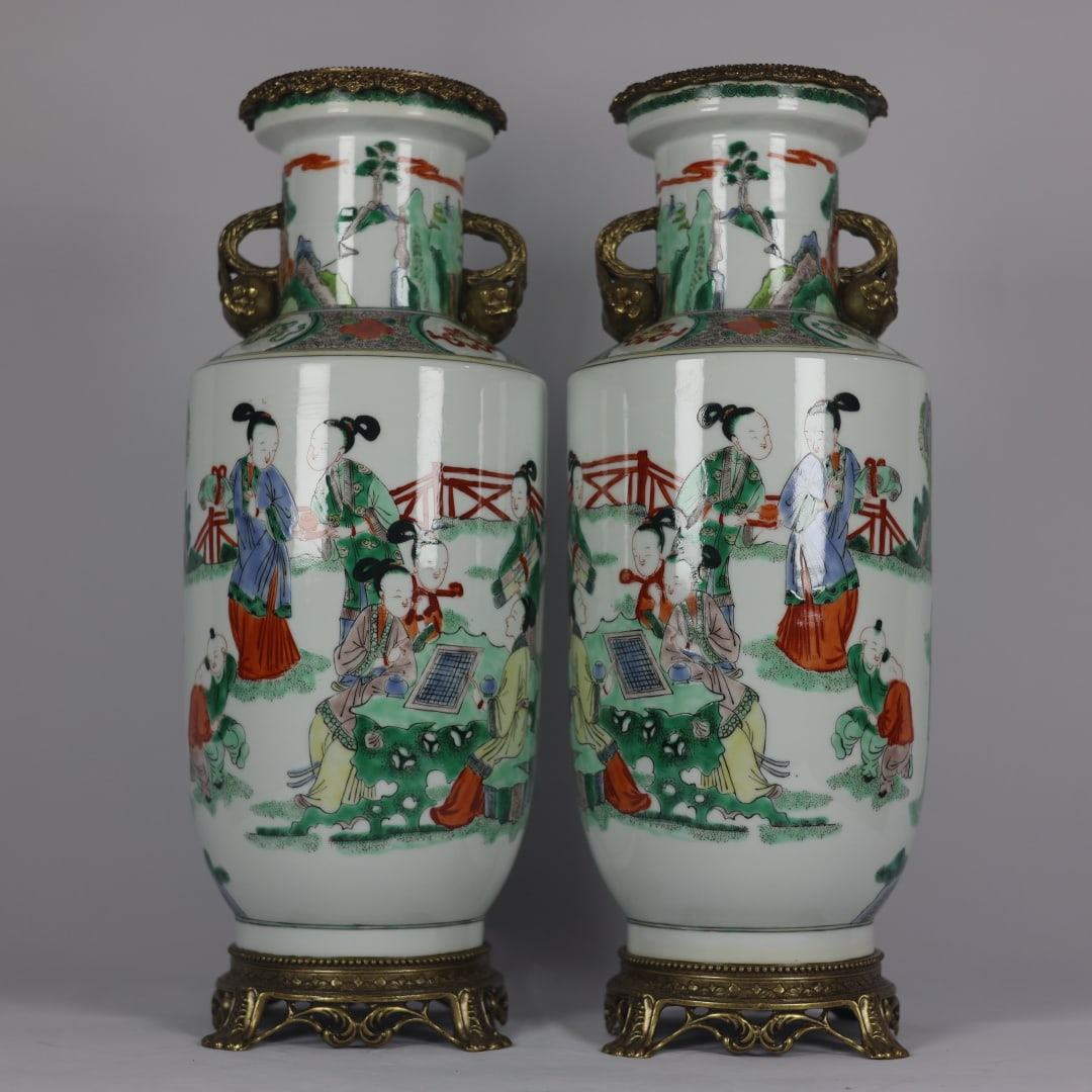 A Pair of Huge Wucai Inlaid Bronze Woman Pattern Pomegranate-Ears Vases: A Pair of Huge Wucai Inlaid Bronze Woman Pattern Pomegranate-Ears Vases,Qing Dynasty,China,Kangxi Six-character Mark,Size:18.5inx6.7inx5.5in一对五彩镶铜仕