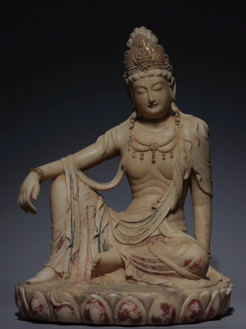 An Exquisite Marble Painted Color Statue of Avalokitesvara: An Exquisite Marble Painted Color Statue of Avalokitesvara Jin Dynasty, China Size:15.7inx12.2in汉白玉彩绘自在观音像 中国金