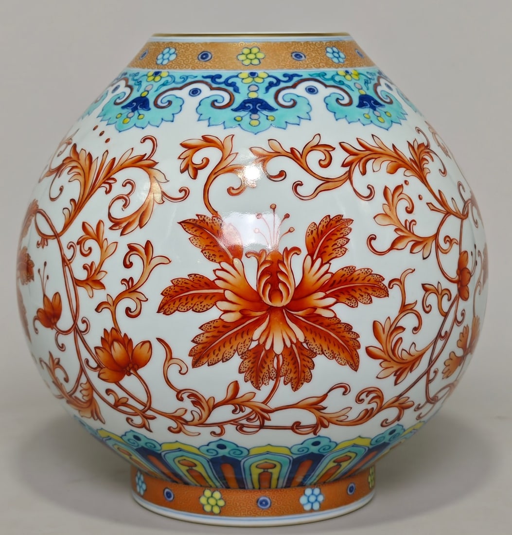An Exquisite Famille-Rose Lotus Pattern Jar: An Exquisite Famille-Rose Lotus Pattern Jar Qing Dynasty, China Qianlong Six-character Mark Size:9.4inx9.8in 中国清代 粉彩缠枝莲纹罐 &