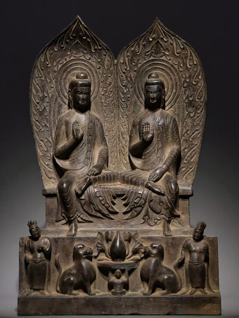 An Exquisite Limestone Buddha Statue: An Exquisite Limestone Buddha Statue Wei Dynasty, China Size:25.6inx16.5inx7.1in青石佛像 中国魏朝Size:65cmx42cmx18cm