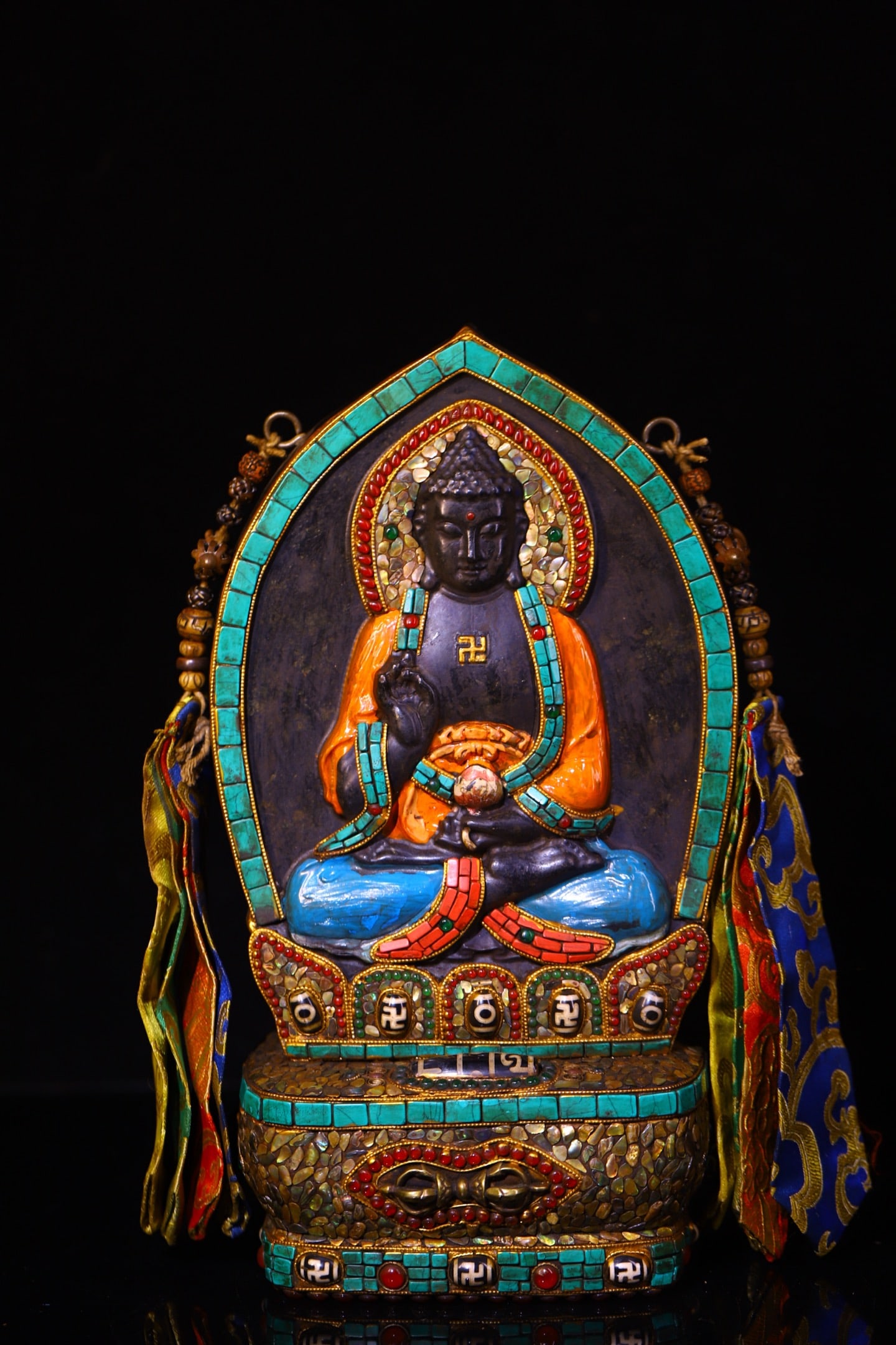 A Rare Meteorite Inlaid Dzi Bead with Turquoise Statue of Sakyamuni Pattern Ornament (1 of 9)