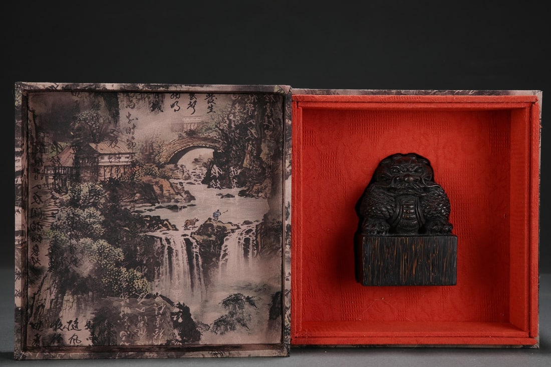 An Exquisite Eaglewood Auspicious Beast Pattern Seal: An Exquisite Eaglewood Auspicious Beast Pattern Seal,Qing Dynasty,ChinaSize:3.4inx3.4inx4.5in沉香木瑞兽纹印章,中国清代,Size:8.7c