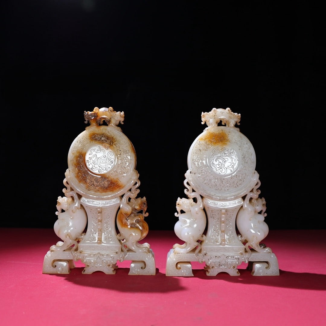 A Pair of Exquisite White Jade Hunting Pattern Beast Legs Ornaments: A Pair of Exquisite White Jade Hunting Pattern Beast Legs Ornaments,Qing Dynasty,China,Size:9.3inx6.1inx1.7in,Total