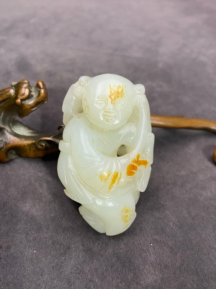 An Exquisite White Jade Figure Pendant: An Exquisite White Jade Figure Pendant,Qing Dynasty,China,Size:2.2inx1.3inx0.9in,Weight:61g白玉人物挂件,中国清代,Size:5.7cmx3.4cmx2.3cm,Weig