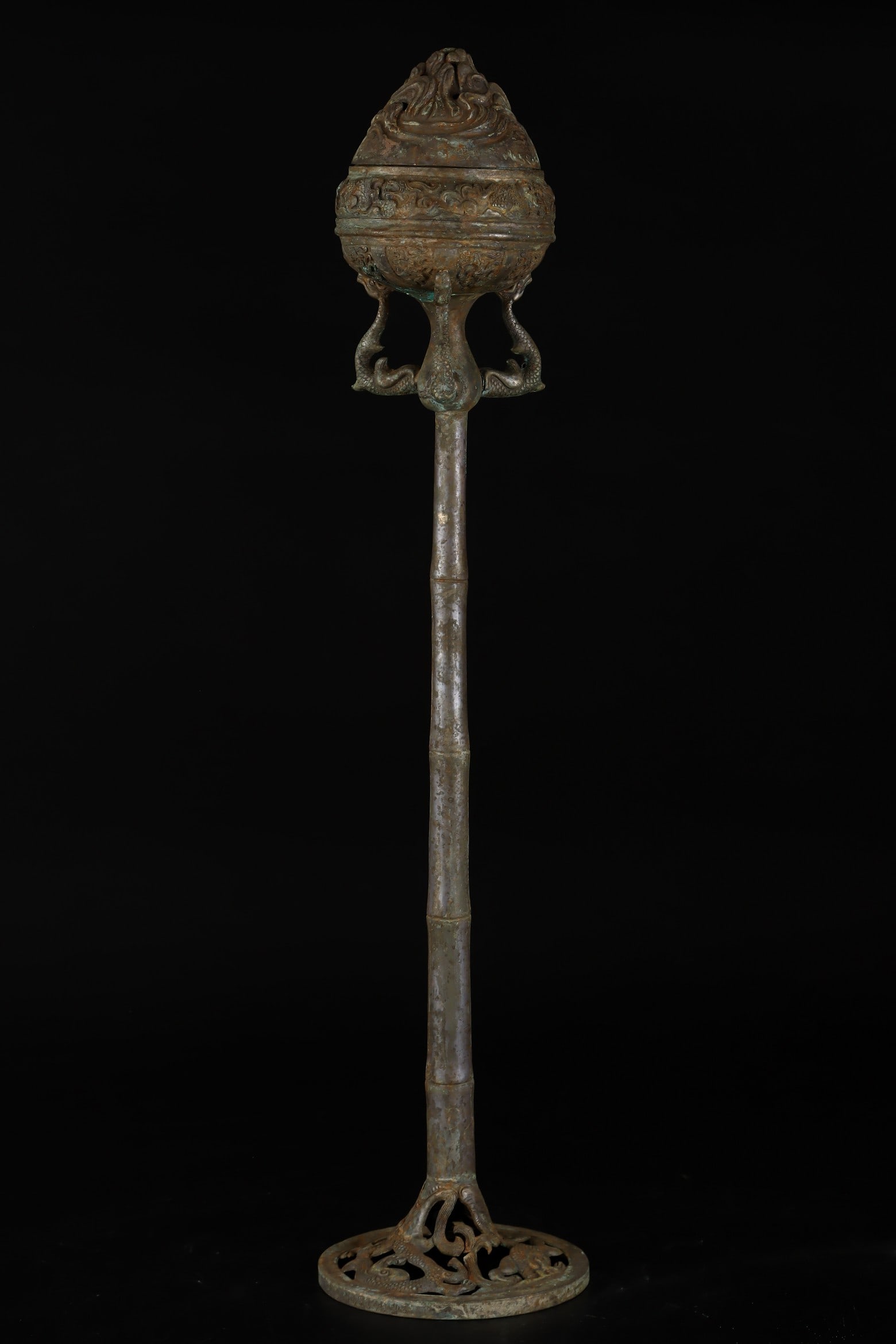 A Huge Silver Hollow Stem Censer: A Huge Silver Hollow Stem Censer,Qing Dynasty,China,Size:23.6inx5.1in,Weight:649g银镂空高足熏炉,中国清代,Size:60cmx13cm,Weight:649g