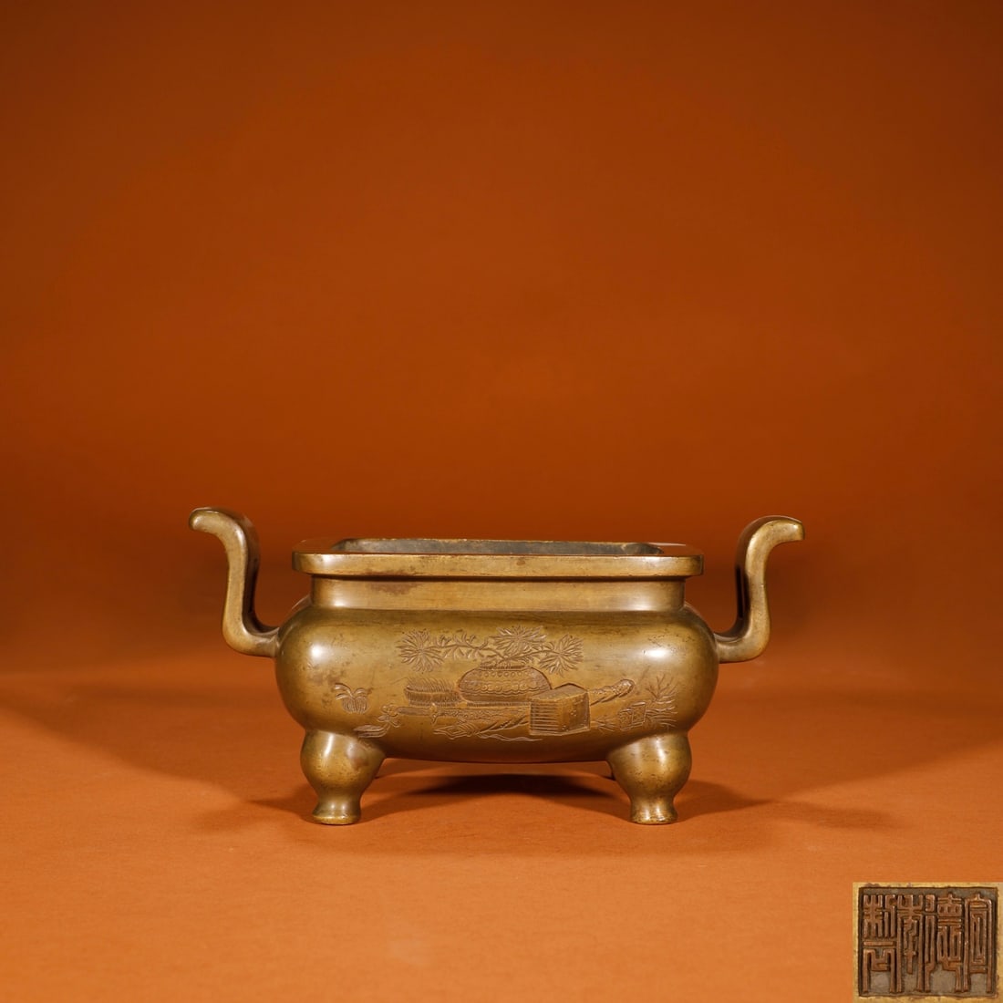 An Exquisite Bronze Bogu Pattern Double-Ears Four Legs Censer,With Poem (1 of 9)