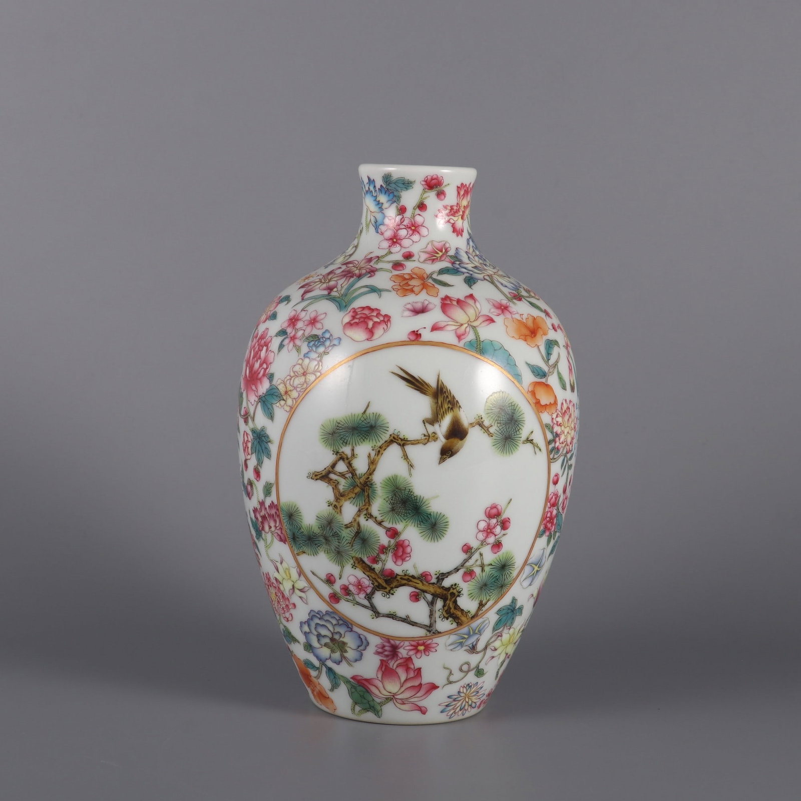An Exquisite Enamel Flower and Bird Pattern Vase: An Exquisite Enamel Flower and Bird Pattern Vase Qing Dynasty, China Yongzheng Six-character MarkSize:7.5inx4.3in珐琅彩花鸟纹瓶
