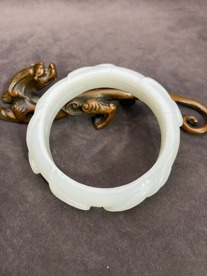 An Exquisite White Jade Bamboo Pattern Bracelets - 2